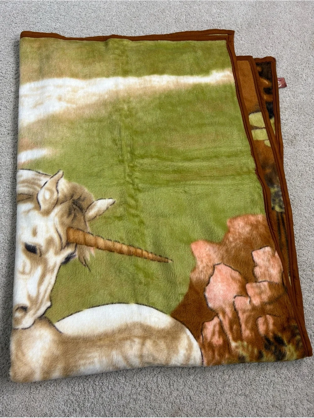 MINT!! VINTAGE 70s Neutral Colors REVERT Acrylic Deep Pile UNICORN Blanket THROW